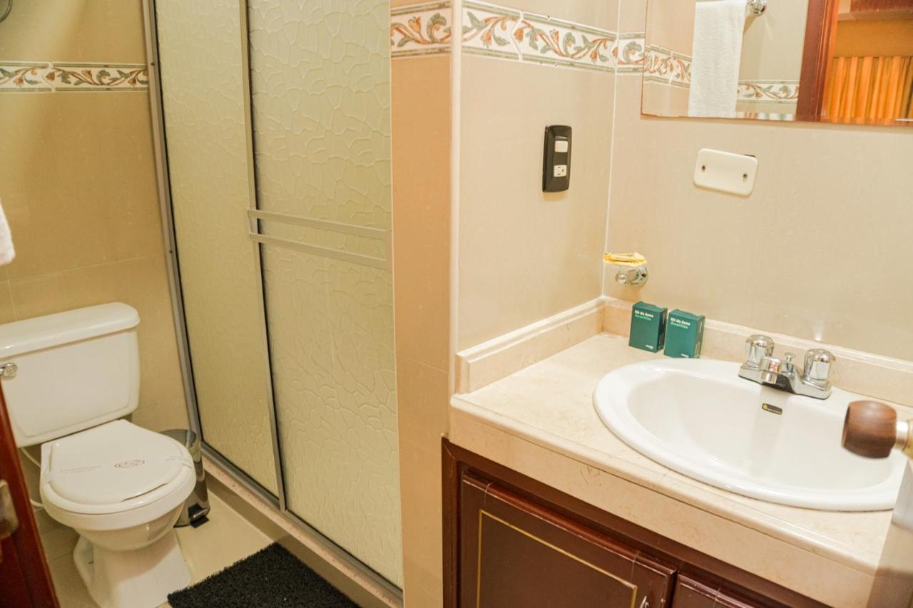 ホテル Ayenda Imperio Real ペレイラ エクステリア 写真